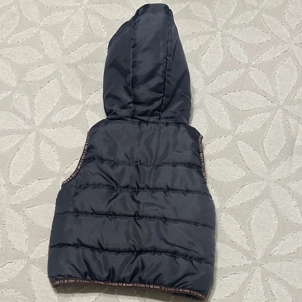 Bundle of Two Hooded and Sleeveless Vests Like New sz 2T